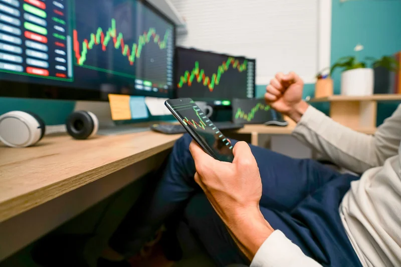 Crypto investor's £9m Reform UK gift: The real play. - To the moon?